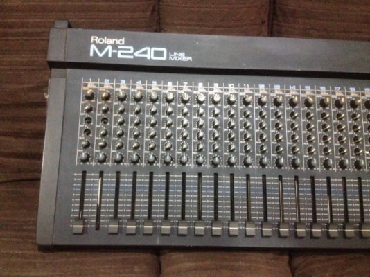 MIXER ROLAND M240 เก่าญี่ปุ่นเเท้สภาพดีใช้ไฟ 21V ไม่มีหม้อเเปลงมา