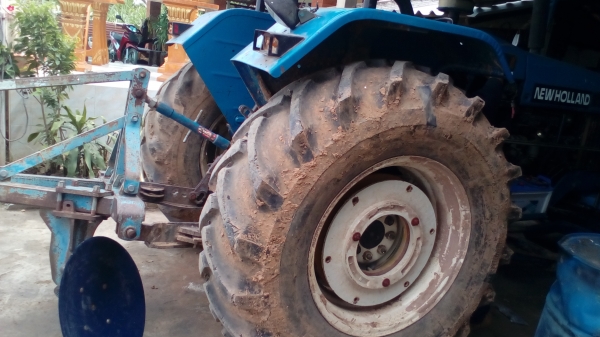 ขาย6640  สองเพลาคานหน้าคาลาโล่   มีเล่มทะเบียนครบยางดีพร้อมใช้งาน