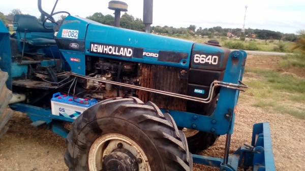 ขาย6640  สองเพลาคานหน้าคาลาโล่   มีเล่มทะเบียนครบยางดีพร้อมใช้งาน