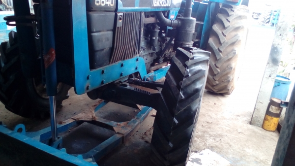 ขาย6640  สองเพลาคานหน้าคาลาโล่   มีเล่มทะเบียนครบยางดีพร้อมใช้งาน