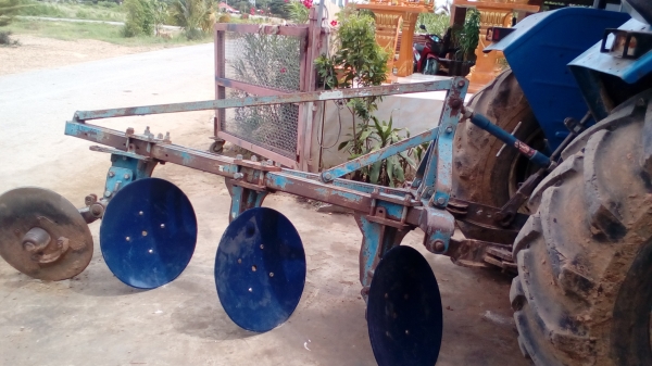 ขาย6640  สองเพลาคานหน้าคาลาโล่   มีเล่มทะเบียนครบยางดีพร้อมใช้งาน