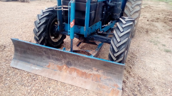 ขาย6640  สองเพลาคานหน้าคาลาโล่   มีเล่มทะเบียนครบยางดีพร้อมใช้งาน