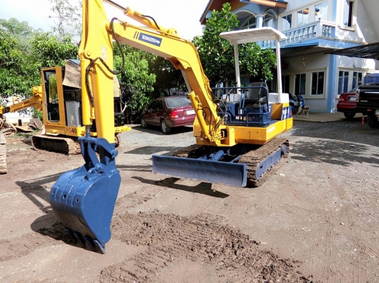 KOMATSU 30-6 ขนาดPC-30 รถเก่านอกแท้100\%มีเอกสารพร้อม <มีVDOให้ชม>☎️สนใจติดต่อ085-5632278(ราคาต่อรองได้)