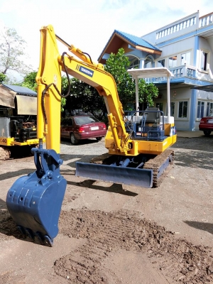 KOMATSU 30-6 ขนาดPC-30 รถเก่านอกแท้100\%มีเอกสารพร้อม <มีVDOให้ชม>☎️สนใจติดต่อ085-5632278(ราคาต่อรองได้)