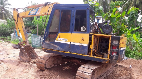 ขาย SK60 มาร์ค 2  ราคา 365,000  เครื่องดี ปั้มแรงดี เอว ช่วงล่างผ่าน รถพร้อมใช้งาน ครอบข้างมีครบ เอกสารใบปิดงวด 091-0206555 อยู่สุรินทร์