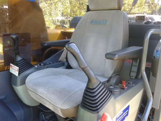KOMATSU PC 200-8MO