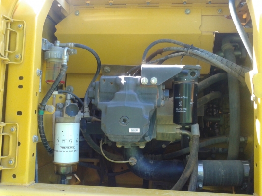 KOMATSU PC 200-8MO