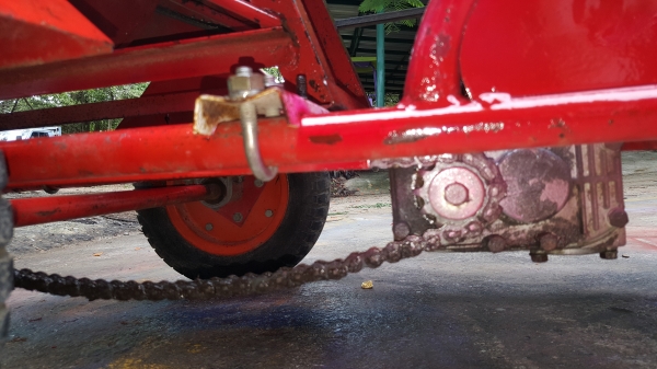 เครื่องย่อยกิ่งไม้ เดินหน้าได้ด้วยตัวเอง พร้อมใช้ จัดส่งได้ทุก จ.ว. เครื่องย่อยกิ่งไม้ เดินหน้าได้ด้วยตัวเอง พร้อมใช้ จัดส่งได้ทุก จ.ว.