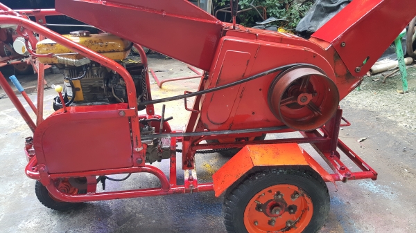 เครื่องย่อยกิ่งไม้ เดินหน้าได้ด้วยตัวเอง พร้อมใช้ จัดส่งได้ทุก จ.ว. เครื่องย่อยกิ่งไม้ เดินหน้าได้ด้วยตัวเอง พร้อมใช้ จัดส่งได้ทุก จ.ว.