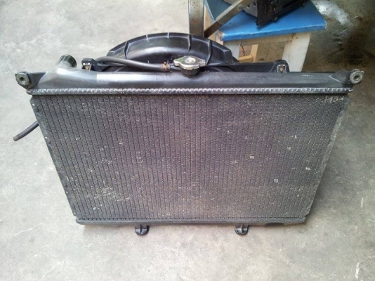 หม้อน้ำมิเนียม Datsun เก่าญี่ปุ่น ใส่ Big M หม้อน้ำมิเนียม Datsun เก่าญี่ปุ่น ใส่ Big M