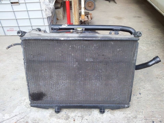 หม้อน้ำเบนซิน NISSAN TERRANO 1 เกียร์ A/T หลอดมิเนียม หม้อน้ำเบนซิน NISSAN TERRANO 1 เกียร์ A/T หลอดมิเนียม