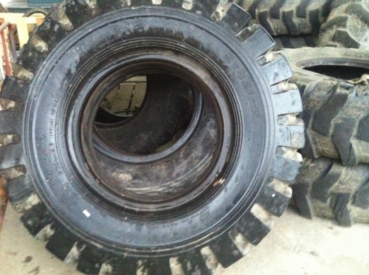 ยางรถใหญ่14.00-24สองเส้นสวยครับ