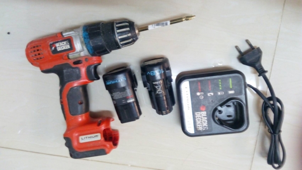 สว่านไรสาย Black&amp;decker EGBL108