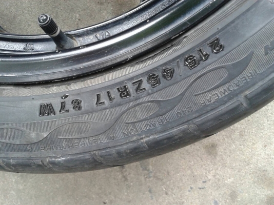 ขอบ17นิ้ว4รู100/114 พร้อมยาง สวยๆ 4 ล้อ ราคา 6900 บาท