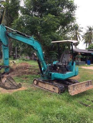 ขายรถ แบคโฮ KOMATSU 30 รุ่น5 มีลายแย็ก แทรคยางพร้อมใช้งาน ราคาต่อรองได้