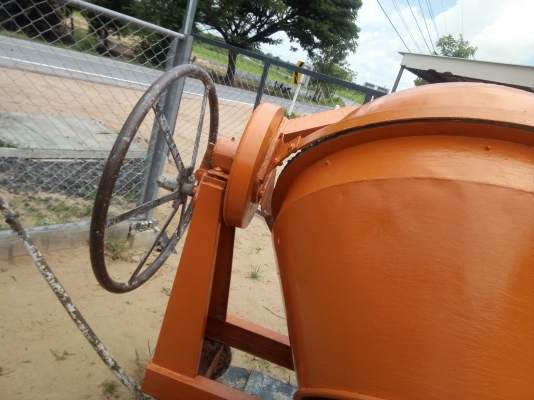 ขายโม่ผสมปูนพร้อมได3แรง สภาพสวยๆพร้อมใช้งานครับ