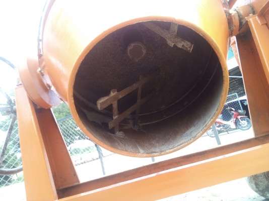 ขายโม่ผสมปูนพร้อมได3แรง สภาพสวยๆพร้อมใช้งานครับ