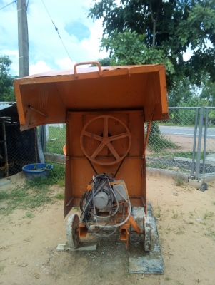 ขายโม่ผสมปูนพร้อมได3แรง สภาพสวยๆพร้อมใช้งานครับ