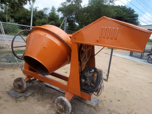 ขายโม่ผสมปูนพร้อมได3แรง สภาพสวยๆพร้อมใช้งานครับ