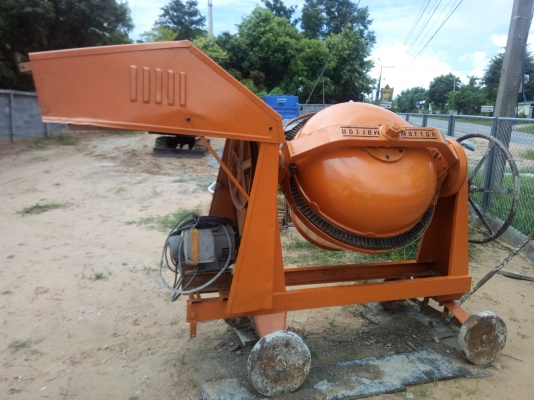 ขายโม่ผสมปูนพร้อมได3แรง สภาพสวยๆพร้อมใช้งานครับ