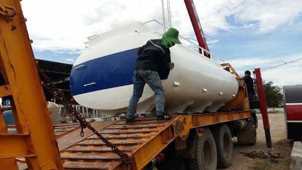 ถังน้ำมันมือสองสวยๆครับ สเปกถังดีที่สุด เหล็กหนา 7 มิล + ครับ * ใบนี้ส่งชลบุรีแล้วครับ / ยังมีถังสวยๆหลายรายการ โทรถามเลยครับ