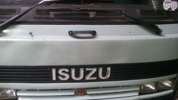 ร็อคกี้  175  แรง  ยาว  7 เมตร  รถสวยพร้อมใช้  เดิมใช้บรรทุกเครื่องเสียง  ราคา  480,000  บาท