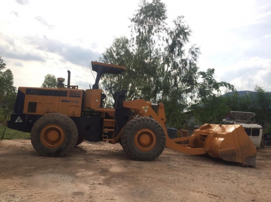 ขายรถตักล้อยาง เอวอ่อน มี2คัน KOMATSU 530 เครื่อง6D15 รถสวยสภาพดีมาก พร้อมใช้งาน เอกสารใบอิวอย คันมีเอกสาร650,000 คันไม่มีเอกสาร520,000 สนใจโทร 090-8588220คุณนะ 093-3258446คุณบิว หรือเข้าดูสินค้าอื่นๆได้ที่ www.narong2truck.com หรือ www.truck.in.th/498 หร