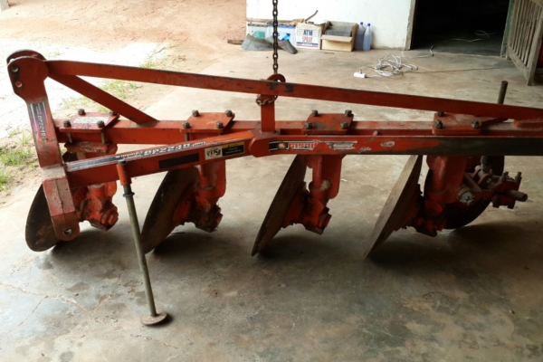 ตราช้าง 4x22นิ้วสวยๆครับ