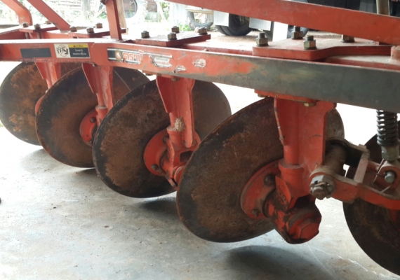 ตราช้าง 4x22นิ้วสวยๆครับ