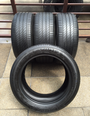 ยาง Michelin รุ่น3st 235 50 18 กลางปี14 ดอกเต็ม เนื้อนิ่ม ใช้กันยาว ราคาไม่แพง ยาง Michelin รุ่น3st 235 50 18 กลางปี14 ดอกเต็ม เนื้อนิ่ม ใช้กันยาว ราคาไม่แพง
