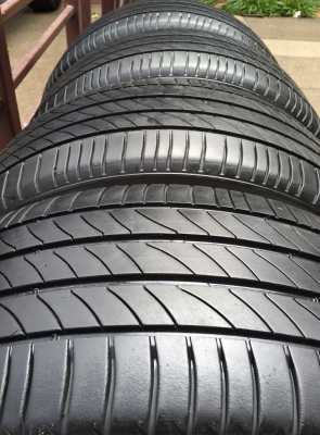 ยาง Michelin รุ่น3st 235 50 18 กลางปี14 ดอกเต็ม เนื้อนิ่ม ใช้กันยาว ราคาไม่แพง ยาง Michelin รุ่น3st 235 50 18 กลางปี14 ดอกเต็ม เนื้อนิ่ม ใช้กันยาว ราคาไม่แพง