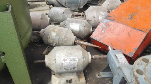 ** Sold ** มอเตอร์หินขัด YAMABISHI 1/4 HP 220V ไฟบ้านสภาพสวยถอดจากไลน์ผลิตมาเทสก่อนได้!!