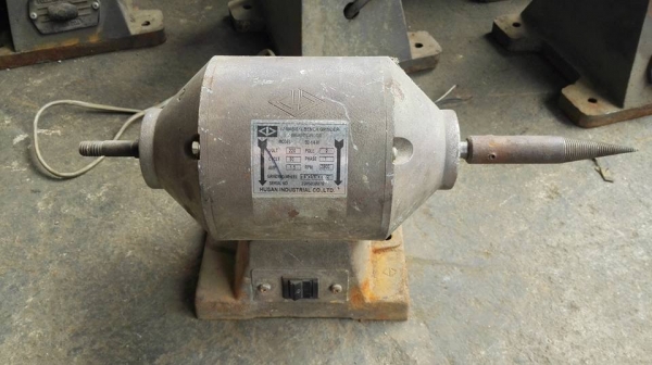 ** Sold ** มอเตอร์หินขัด YAMABISHI 1/4 HP 220V ไฟบ้านสภาพสวยถอดจากไลน์ผลิตมาเทสก่อนได้!!