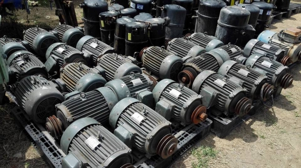 ** เหลือ 3 ลูก ** มอเตอร์ Teco ขนาด 10 HP 1450 RPM 380V. ถอดจากคอมแอร์สภาพใสๆสวยสดเดิมมาเทสก่อนได้!!