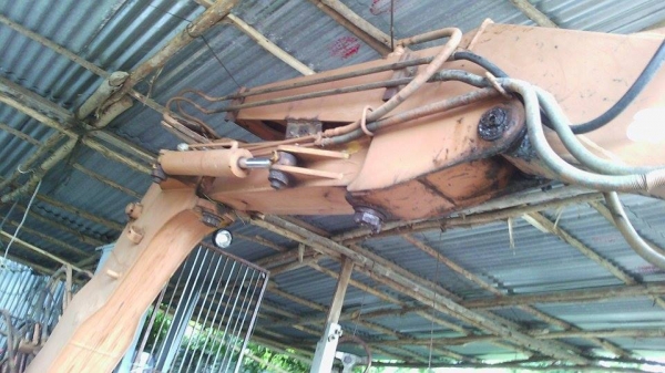 ขายแบคโฮคีบไม้ มิตซูบิชิ 55 แรง 4 สูบ เครื่องดี ปั๊มดี เอวแน่น แขนบิดได้ สวยๆๆ