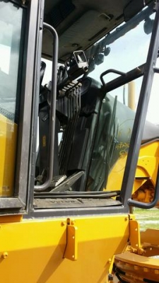 รถเกรด G 940  สินค้านำเข้าจากแคนาดา  ชั่วโมงทำงานต่ำๆ  มีหลายรุ่น หลายรายการ  G940 ราคา  3,500,000 บาท