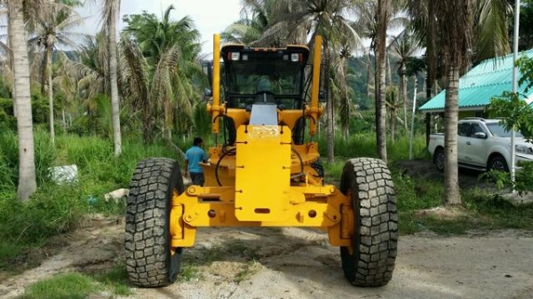 รถเกรด G 940  สินค้านำเข้าจากแคนาดา  ชั่วโมงทำงานต่ำๆ  มีหลายรุ่น หลายรายการ  G940 ราคา  3,500,000 บาท