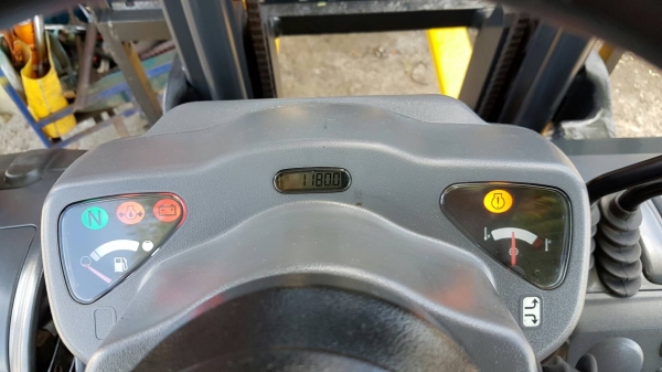 ขายด่วนรถยกKOMATSU FG18-21 ยก1.8ตันเสาสูง3เมตรยางตัน4เส้นชั่วโม่งทำงานน้อยแค่1180เองรถนอกนำเข้ายังไม่เคยใช้งานในเมืองไทยเลย=รุ่นใหม่ขายถูกๆๆ