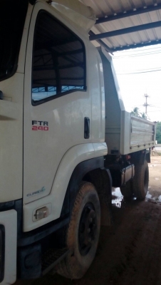 รถอีซูซุ 6 ล้อดั้ม FTR 240 แรงม้า. ปี 58. , ( รถวิ่ง 18,xxx กม. ) สนใจติดต่อ 081 - 6079515