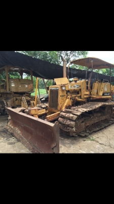 ขายรถแทรกเตอร์ cat D-3-Bตีนเป็ดสภาพพร้อมใช้ช่วงล่างเต็ม โซ่หนาบูชกลม ริมสป๊อกเกตสวย โลเลอร์แคร์สวยใช้ได้ทุกลูก เครื่องแน่นหม้อน้ำและคลูเลอร์ทำมาใหม่สภาพพร้อมใช้งาน