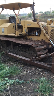 ขายรถแทรกเตอร์ Cat D-4-E เฟรมสวย โลเลอร์และแคร์เคลียล้อนำสวยเต็มทุกลูกเครื่องแน่นสภาพพร้อมใช้งาน