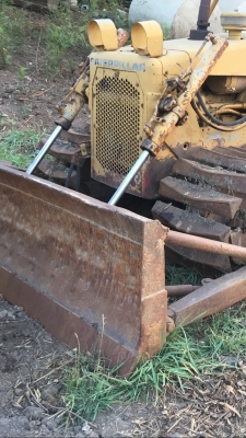 ขายรถแทรกเตอร์ Cat D-4-E เฟรมสวย โลเลอร์และแคร์เคลียล้อนำสวยเต็มทุกลูกเครื่องแน่นสภาพพร้อมใช้งาน