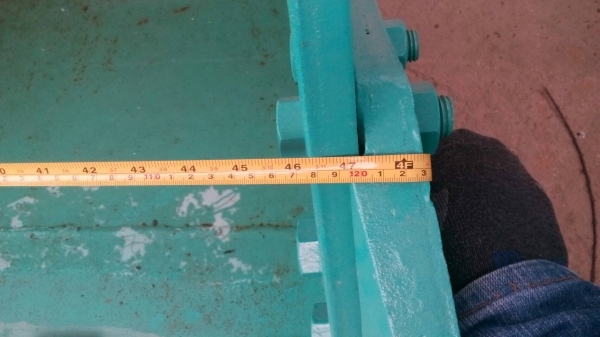 รับสั่งทำและขายบุ้งกี้ปากแคบสำหรับวางท่อปะปา และ บุ้งกี่ตักดินขึ้นสิบล้อขนาดกว้าง    โคมัสสุ คุโบต้า ยันม่าร์ ทุกรุ่น ขนาดแล้วแต่ลูกค้าต้องการ รับประกันความแข็งแรง