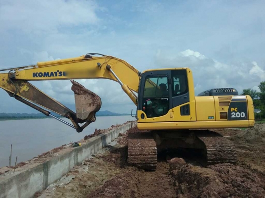 ขาย 1,690,000 KOMATSU pc 200-8 ทำงาน 9,800 ชม.เล่มทะเบียน ไฟฟ้าครบ เครื่องดี ปั้มแรง เอวแน่น ช่วงล่างดี รถสวยพร้อมใช้เอกสารพร้อมโอน 090-772-3710 090-772-3708