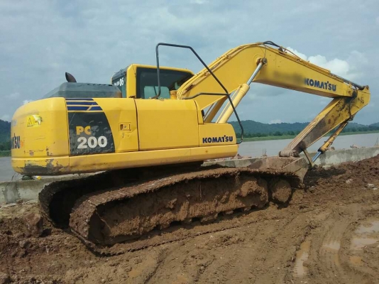 ขาย 1,690,000 KOMATSU pc 200-8 ทำงาน 9,800 ชม.เล่มทะเบียน ไฟฟ้าครบ เครื่องดี ปั้มแรง เอวแน่น ช่วงล่างดี รถสวยพร้อมใช้เอกสารพร้อมโอน 090-772-3710 090-772-3708