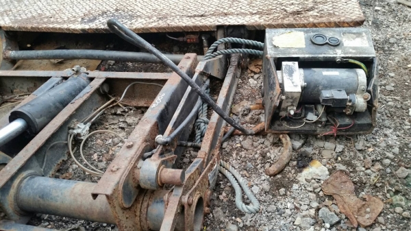 ขาย ฝาท้ายไฮโดรลิค สำหรับติดรถ 6 ล้อ 10 ล้อ ราคาถูกๆกันไปเลยครับ ขาย ฝาท้ายไฮโดรลิค สำหรับติดรถ 6 ล้อ 10 ล้อ ราคาถูกๆกันไปเลยครับ