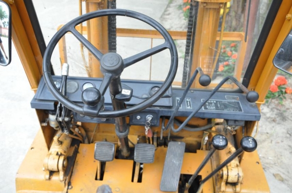 ขายFORKLIFT KOMATSU FG25 (2.5ตัน) เสา3เมตร สวยเดิมจากญี่ปุ่น ยังไม่เคยใช้ในไทย 139,000เท่านั้น!!