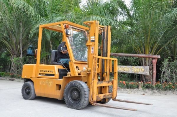 ขายFORKLIFT KOMATSU FG25 (2.5ตัน) เสา3เมตร สวยเดิมจากญี่ปุ่น ยังไม่เคยใช้ในไทย 139,000เท่านั้น!!