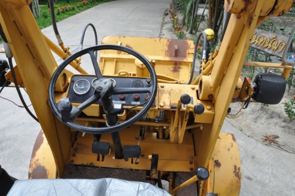 ขายรถตักKOMATSU SD10 ตัก1คิว เสา3เมตร สวยเดิมจากญี่ปุ่น ยังไม่เคยใช้ในไทย 185,000เท่านั้น!!