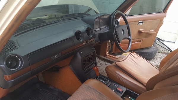 ขาย/แลก เบนซ์ w123 โทร 0910261705